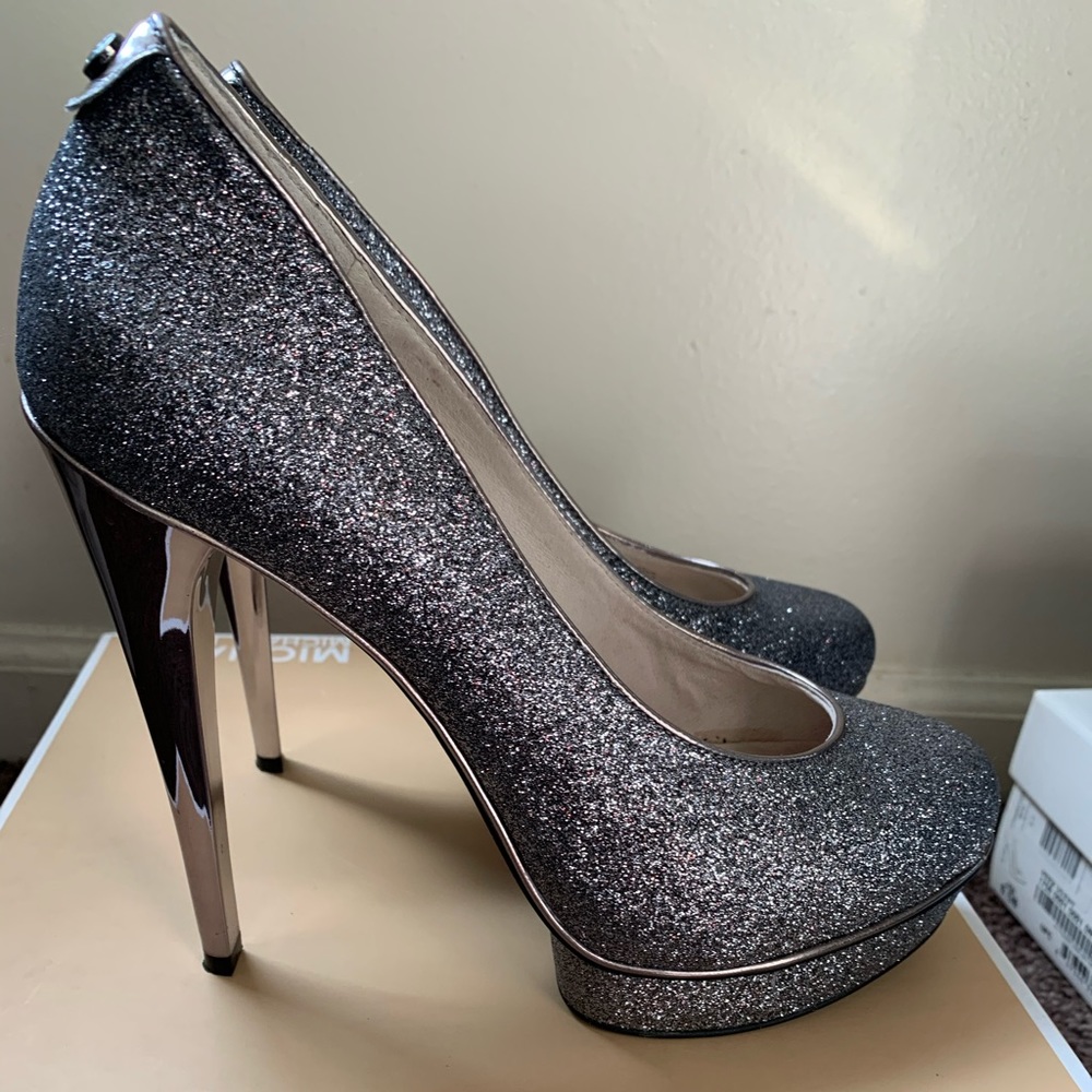 Micheal Kors glitter pump